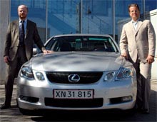Flemming Bak, administrerende direktør for Toyota Danmark A/S, og Michael Lassen, indehaver af Lexus Copenhagen.