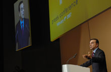 Renaults koncernchef, Carlos Ghosn, har netop præsenteret en nettoindtjening på 2,9 mia. euro.