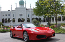 På søndag den 9. august er der Ferrari'er på Plænen i Tivoli.