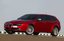 Alfa Romeo 159 2.0 JTDm med 170 hk koster fra 499.500 kr. som stationcar.