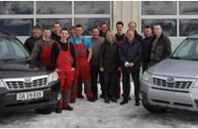 Team Subaru Grønland sammen med personale fra SUBARU Nordic AB. Foto: Niklas Gustafsson