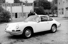 Porsche fejrer 50 års jubilæum på legendariske model 911. På billedet ses den første generation fra 1963.