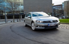 VW Passat blev mandag kåret som Car of the Year 2015 på den store biludstilling i Genève. 