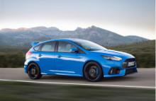 Fords firehjulstrukne Focus RS har begejstret alverdens motorjournalister.