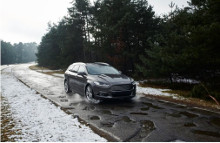 På en næsten to kilometer lang vej på Fords testcenter, Lommel Proving Ground i Belgien, finder man nogle af verdens værste vejhuller og ujævnheder.