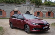 Toyota Auris er Danmarks billigste stationcar at eje og bruge. Efter Bilprisers mening også den bedste.