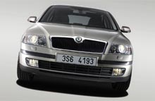 I en kommentar til Folketingsvalget 2005, kræver direktør Bent Mikkelsen fra De Danske Bilimportører en ændring af registreringsafgiften, så prisen på biler som eksempelvis denne Skoda kan komme ned.
