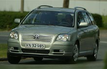 Med 450 solgte biler lagde Toyota Avensis sig i en klar førerposition i forhold til nummer to Hyundai Getz, der solgte i 369 eksemplarer.