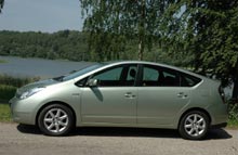 Den miljøvenlige hybridbil Toyota Prius er på grund af det danske afgiftssystem desværre fortsat en sjælden gæst på de danske veje.