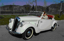 Hans Skjulsvik fra Trondhjem i sin Škoda Popular Roadster  fra 1939.