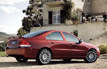 Om det lige bliver S60, der vil kunne køre 100 km på el, vides ikke. Men en sådan Volvo kommer.