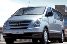 Hyundai H-1 Travel har plads til 8 personer.