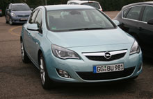 Den ny Opel Astra virker solid og velkørende.