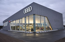 Det funklende ny Audi-hus i Fredericia.