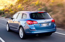 Den ny Opel Astra Sports Tourer ligner - naturligt nok - storebror Insignia.