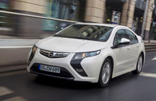 Opel Ampera kan fortsætte på benzin efter 60 km på ren el.