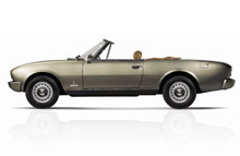 Denne smukke Peugeot 504 Cabriolet fra 1968 er en af de biler, man kan stemme på.