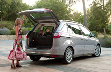 Ford Grand C-Max kommer i januar og koster fra 302.900 kr. plus levering.