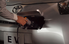 I løbet af 2011 sender Toyota sin nye elbil på vejene i Europa som testbil.