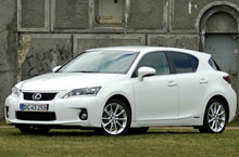 Lexus CT 200h klarer sig godt i test.