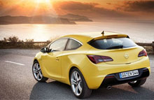 Opel Astra GTC har plads til fem personer og 370 liter bagage. Karrosseriet er helt nyt i forhold til den femdørs.