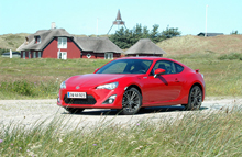 Den har været ventet længe, men nu er ventetiden på den første Toyota GT86 sportsvogn ovre