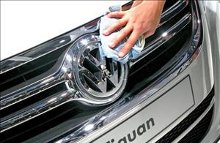 VW har ambitioner om at blive verdens største bilproducent i 2018, men målet ser ud til at blive nået allerede i 2015. Det mener i hvert fald flere analysebureauer.