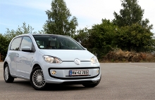 Det er fortsat de små biler som denne Volkswagen UP!, som sælger bedst.