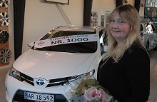 I oktober måned nåede Toyota nr. 1000 Hybridbil i Danmark - Som Mette Rigenstrup fra Glostrup fik overdraget nøglerne til. 