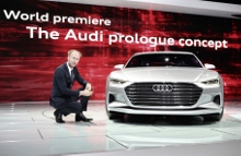 På Los Angeles Auto Show præsenterede designchef Marc Lichte konceptbilen Audi prologue. 
