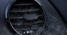 Er din aircondition i bilen alligevel ikke det forventede friske pust, er det en god idé at rense anlægget med Aircondition Rens