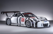 Motoren i den nye 911 GT3 R er en banebrydende fire-liters boxermotor, der stort set er identisk med den højtydende motor i 911 GT3 RS modellen, som kan køres på offentlig vej.