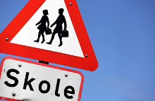 Især elever, der cykler og er til fods, lader til at se stort på trafikreglerne ved skoler, viser undersøgelse.