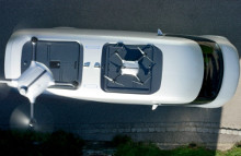 Konceptbilen Vision Van fra Mercedes har integrerede to dronere på taget, som kan levere pakker op til 20 km. væk.