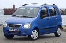 Suzuki Wagon R har længe været populær hos de danske bilkøbere på grund af en relativt lav pris kombineret med gode pladsforhold.