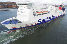Sådan så færgen Stena Jutlandica ud i hele juleperioden 2015. Bemærk påskriften ”Santa Line” på siden. Foto: Stena Line.