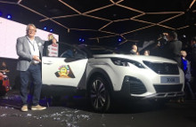 Det danske jurymedlem, Søren W. Rasmussen, havde PEUGEOT 3008 SUV som vinder af "Car of the Year 2017"