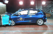  Selvom der er de maksimale fem Euro NCAP-stjerner til den nye Ford Fiesta, skal den vigtige automatiske nødbremse tilkøbes. Ikke godt nok, mener FDM. (Foto: Euro NCAP)