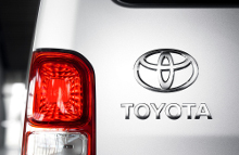 Ifølge planen deltager Toyota i både udviklingen af og i den industrielle investering i den nye fremtidige varebil.