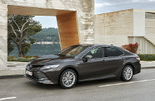 Den nye Toyota Camry introduceres i Danmark fra midten af maj.