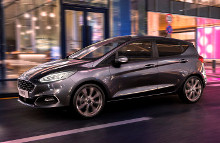 Den nye Fiesta EcoBoost Hybrid fås fra 164.990 kr., mens den nye Fiesta 1,0 EcoBoost med 7-trins automatgear fås fra 194.990 kr.