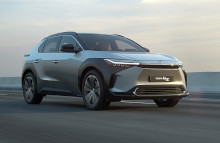 Toyota bZ4X vises første gang frem fysisk i Europa i starten af december og ventes at blive introduceret i Danmark i midten af 2022.