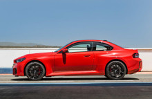 BMW M2 er endnu et highlight i forbindelse med BMW M’s 50 års jubilæum i 2022. Bilen får dansk lancering i april 2023.