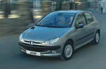 Peugeot topper igen markedet. Peugeot 307 blev oktobers mest solgte model med 429 solgte biler, tæt fulgt af Peugeot 206 med 424 solgte biler.